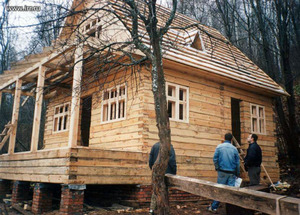 Передвижка деревянного строения